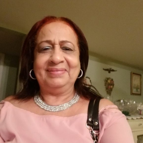 Meet your Posher, Sheila - Picture 1 of 1